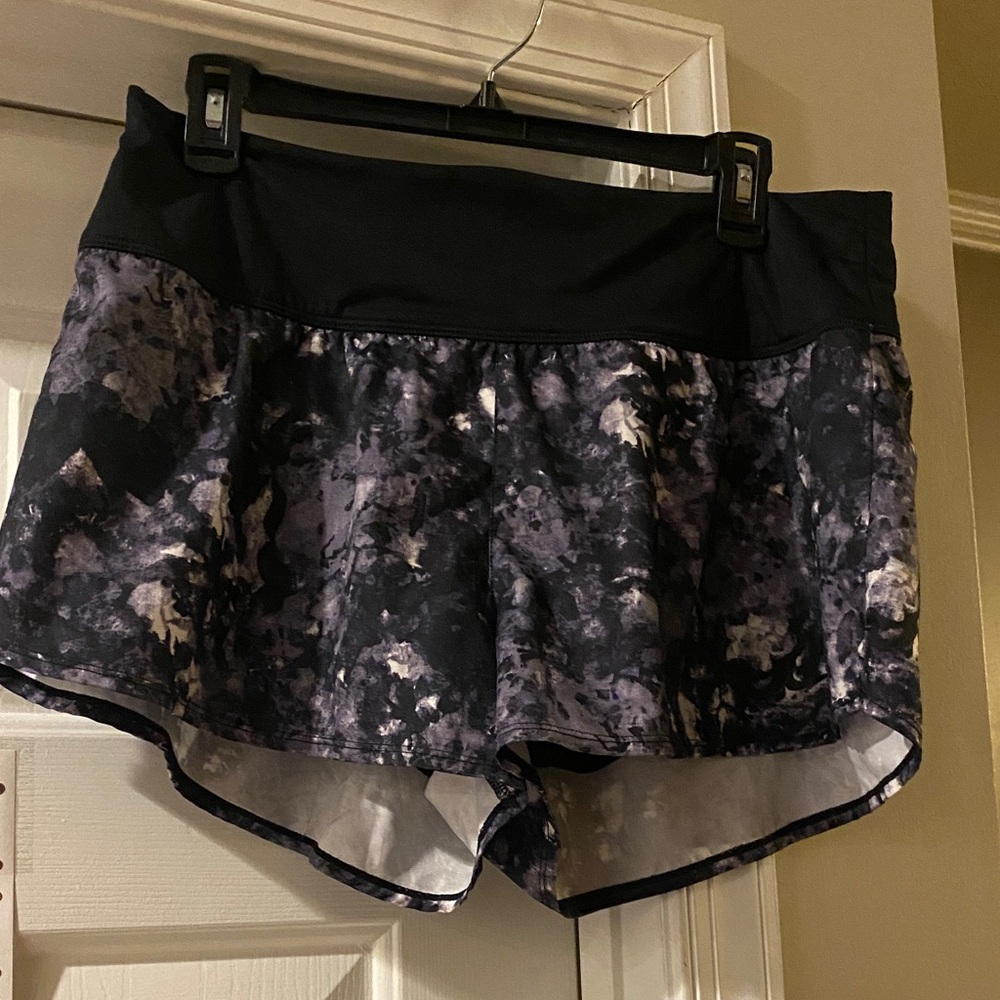 Nike athletic shorts w attached inner trunks and key pocket - size L